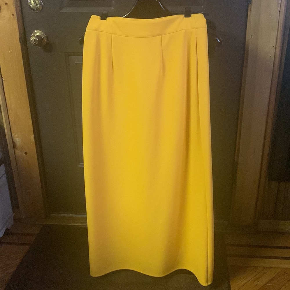 New York and Company. Brand Gabrielle union two-piece skirt set - Picture 4 of 9
